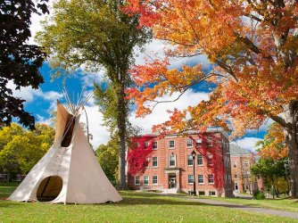 Acadia U in fall.jpg