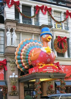 221259-Macys-Tom-Turkey-mascot-d.jpg
