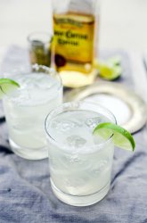 cocktail-margarita-330x500.jpg