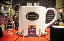 worlds-largest-coffee-cup-2.jpg