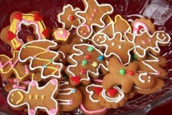 5197586-colorful-christmas-gingerbread-man-and-tree-cookies1.jpg