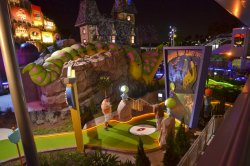 Hollywood-Drive-In-Golf.jpg