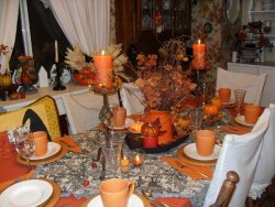 fall-ideas-holiday-decorations-thanksgiving-table-decoration-1.jpg