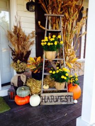 Fall-Porch-Decor-with-Repurposed-Old-Wooden-Ladders.jpg