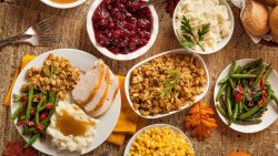 a68cc89c-f5bb-46ef-a7b6-4a29f0b69a4d-large16x9_turkeydinner.jpg