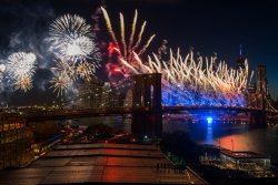 Macys_Fourth_of_July_Fire_Works_Photo_Julienne_Schaer_NYC_and_Company_JulienneSchaer_004_cbf8f...jpg