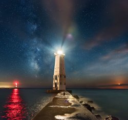 frankfort-lighthouse-milky-way-moonlight-08163552.jpg
