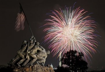 160701-fireworks-soldiers-mn-1020_65788e2e97185783c62baacb2fc5ae28.fit-760w.jpg