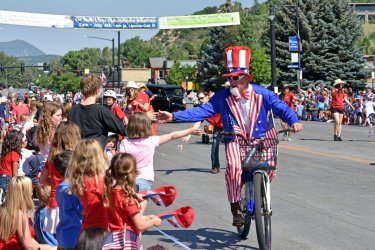 parade-sbt-070518-11-1240x827.jpg