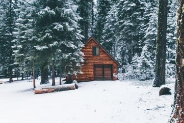 winter cabin.jpg