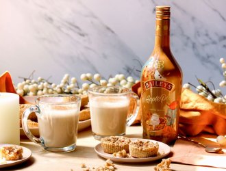baileys-apple-pie-cocktail-1598287356.jpg