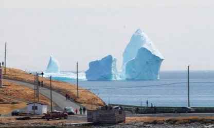 Ferryland-Iceberg-Canada-889x535.jpg