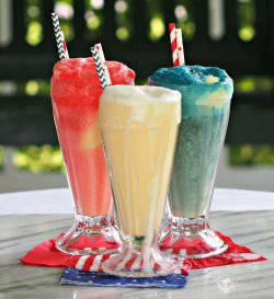 Patriotic-Ice-Cream-Sodas-48-P6210048.jpg