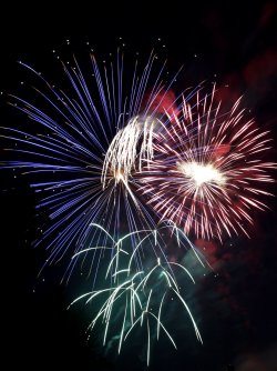 636031911650465929-070316-APC-Appleton-Fireworks-rbp-777.jpg