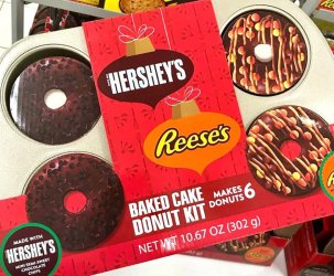 hersheys-and-reeses-baked-cake-donut-kit-1604946161.jpg