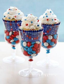 memorial-day-cucpakes-4th-of-july-desserts.jpg