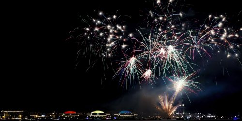 SCIENCE_fireworks-545021878.jpg