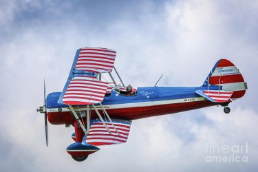 patriotic-bi-plane-tom-claud.jpg
