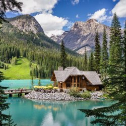 emeraldlakelodge-field-exterior800x800.jpg