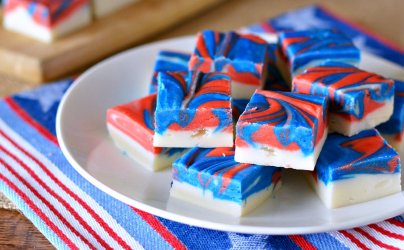 Red-White-and-Blue-Vanilla-Fudge-Recipe.jpg