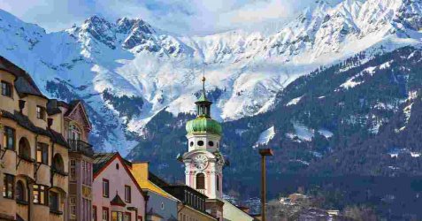 Old-town-in-Innsbruck-Austria.jpg