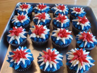 900_730490ZNea_firework-cupcakes.jpg