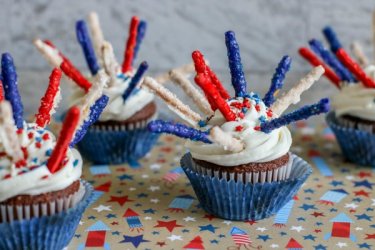 Fireworks-cupcakes-600.jpg