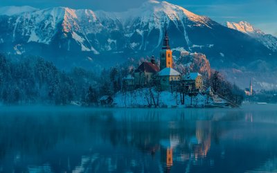 awesome-winter-castle.jpg