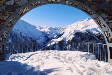 Gudauri-Panorama-Snow.jpg