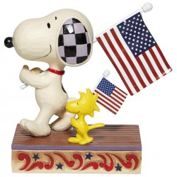Snoopy-&-Woodstock-Carrying-American-Flags-Figurine_6007960_01.jpg