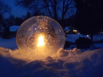 wintercraft-globe-ice-lanterns-1.jpg