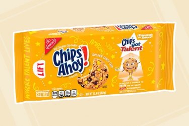 chips-ahoy-golden-candy-chip-cookies-QT-1200x800.jpg