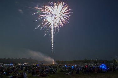 Mashpee_Fireworks_cd17e673-b6de-4af0-b6bf-113a2d5dbefb.jpg