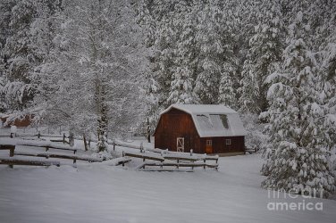2-winter-barn-idaho-scenic-images-linda-lantzy.jpg