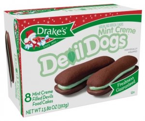 drakes-christmas-mint-creme-devil-dogs.jpg