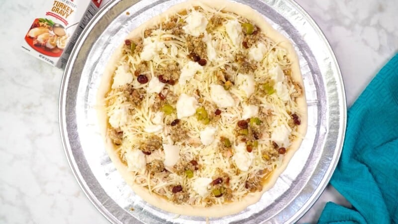 Process-Stuffing-on-Pizza-800x450.jpg