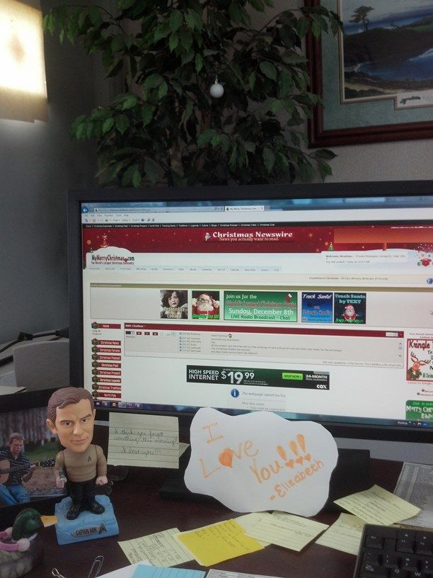 Desk_zps5d2e46cd.jpg