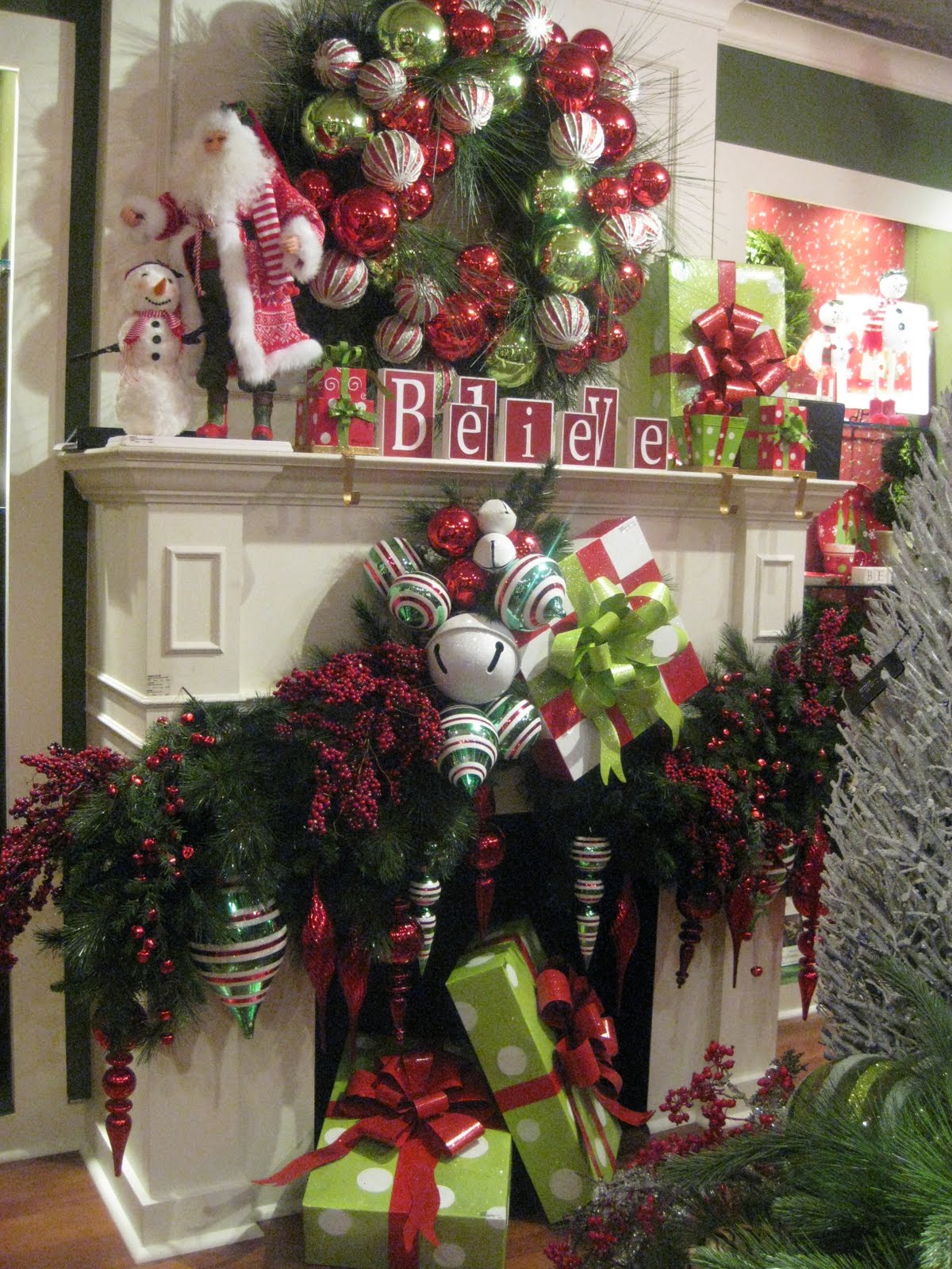 Gorgeous-holiday-mantel.jpg