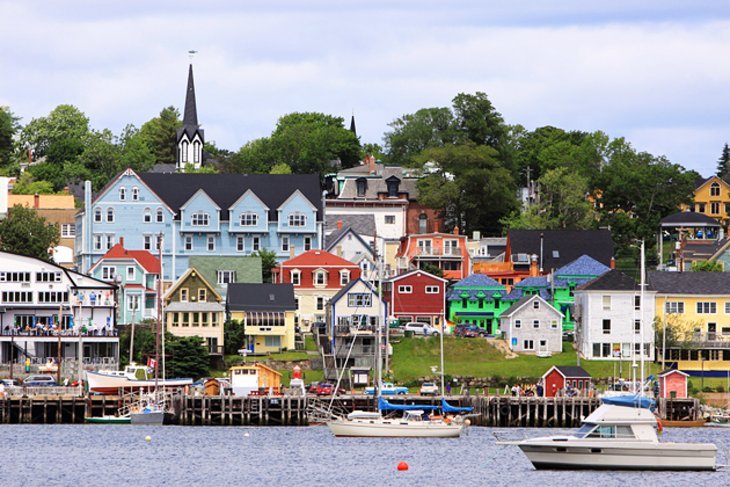 canada-lunenburg-town.jpg