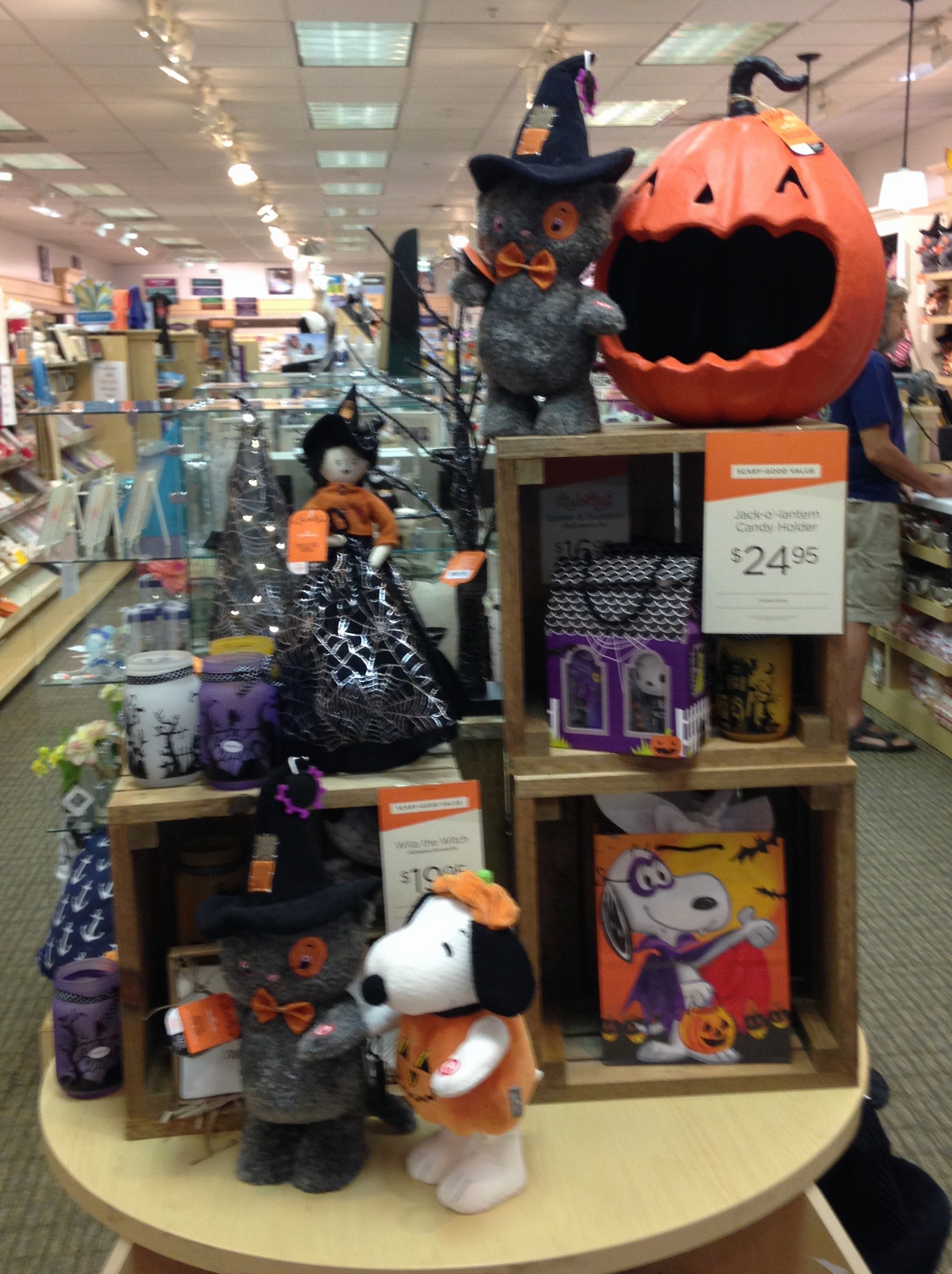 Halloween_Display_at_Hallmark_9_1_17.jpg